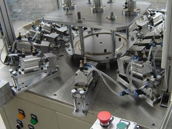 研發(fā)設(shè)計.jpg 研發(fā)設(shè)計.jpg